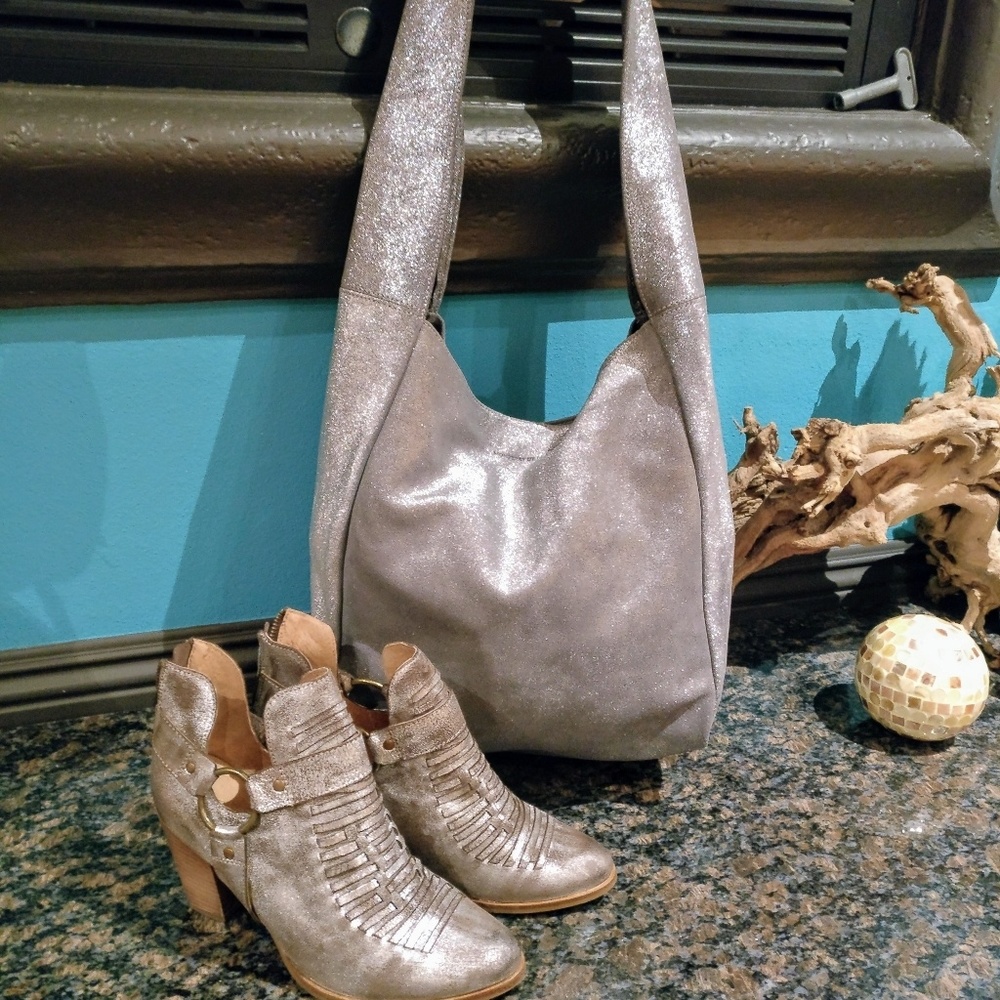 💖NWT: MONSERAT DE LUCCA LOLA Shimmer Suede Bag